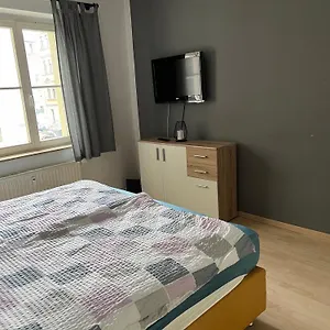 Mit 2 Schlafzimmern In Dresdner Neustadt Apartment